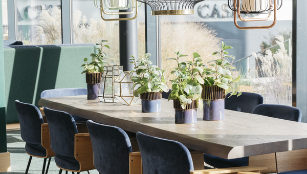 Flexwerkplekken - tafel en stoelen geschikt voor flexwerken