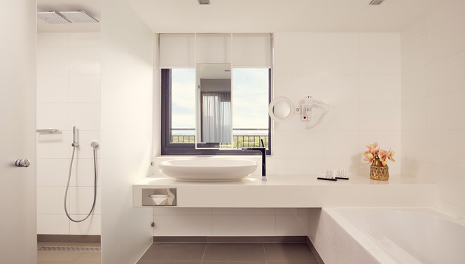 Penthouse Ivory Bathroom